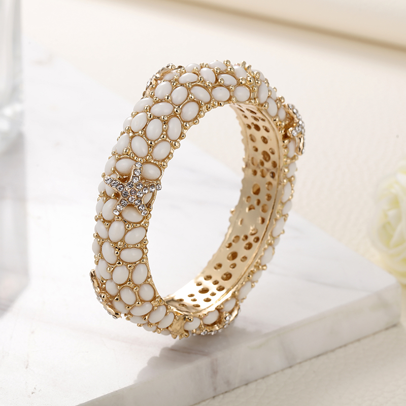 Sally's Paradise Christmas gif - Paradise Jewelry & Watches Llc Miami Photos review and price
